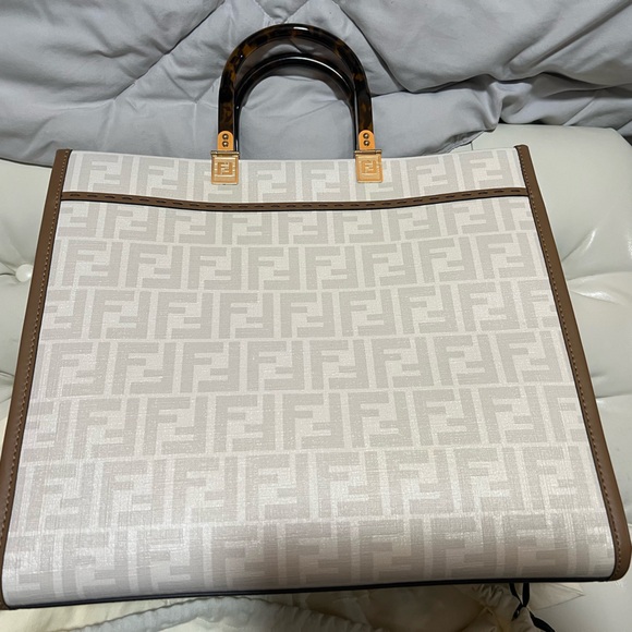 Excellent Fendi Medium Sunshine Disco Tote - Picture 3 of 7